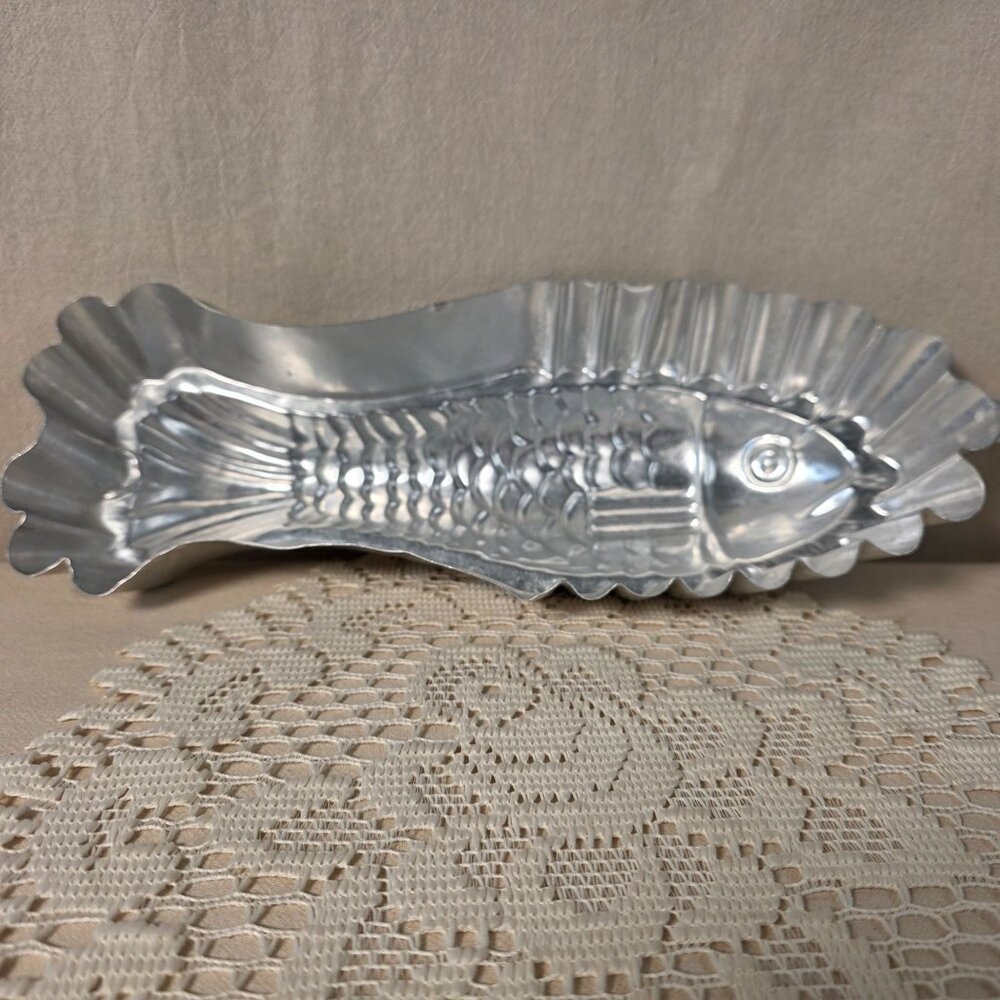 Vintage Fish Shaped Aluminum Jello Gelatin Dessert Mold 12" Long - Picture 6 of 6